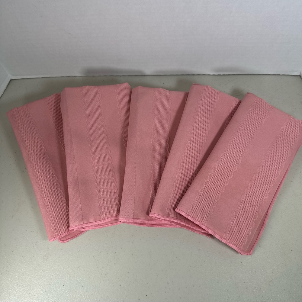 Pink Cloth Napkins, Set Of 5 New Without Tags.